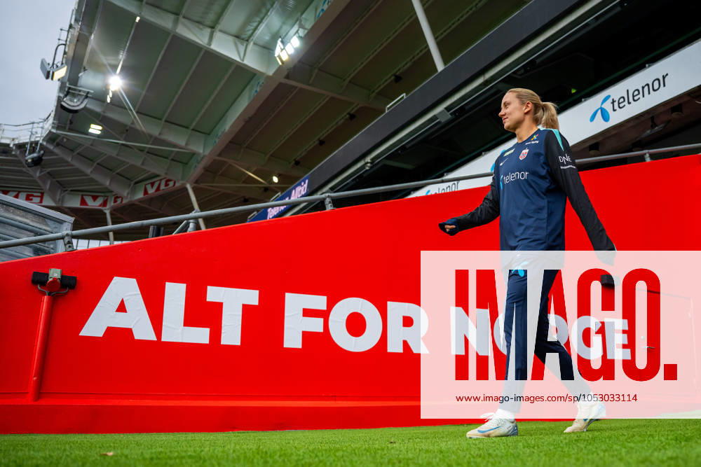 Lisa Naalsund of the Norwegian women s national football team ahead of a training session on October 27, 2024 in Oslo Photo Vegard Grott BILDBYRAN kod VG VG0681 bbeng fotboll football soccer fotball norge norway women dam uefa euro qualifier em kvalifisering kvinner em kvalik em kval träning practice training trening