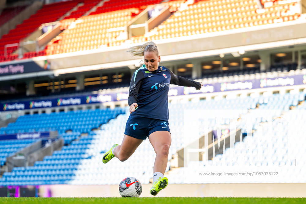 Cathinka Tandberg of the Norwegian women s national football team during a training session on October 27, 2024 in Oslo Photo Vegard Grott BILDBYRAN kod VG VG0681 bbeng fotboll football soccer fotball norge norway women dam uefa euro qualifier em kvalifisering kvinner em kvalik em kval träning practice training trening