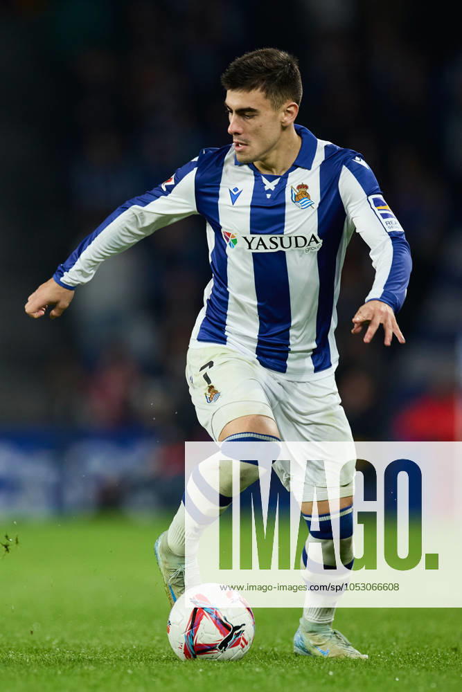 Ander Barrenetxea of Real Sociedad in action during the LaLiga EA Sports match between Real Sociedad and CA Osasuna at Reale Arena on October 27, 2024, in San Sebastian, Spain. San Sebastian SPAIN - ZUMAa181 20241027_zaa_a181_303