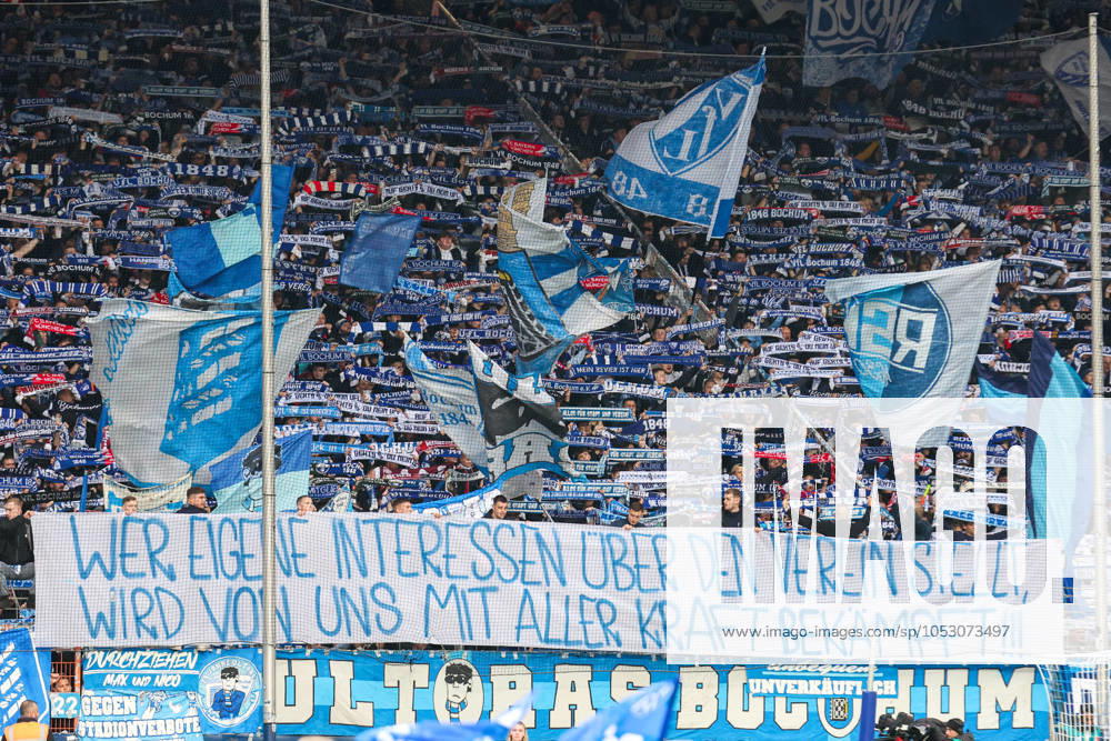 1 Bundesliga VfL Bochum FC Bayern Munich on 27 10 2024 at the Vonovia Ruhrstadion in Bochum The Bochum fans in the east curve with a banner banner banner and a scarf parade MH