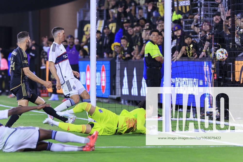 Goalkeeper, Yohei Takaoka 1 of the Vancouver Whitecaps allows a goal from Cristian Olivera 13 of the Los Angeles Football Club during the Audi 2024 MLS, Fussball Herren, USA Cup Playoffs Round One Game 1 of 3 on Sunday October 27, 2024 at BMO Stadium in Los Angeles, California. LAFC defeats Whitecaps, 2-1. ARIANA RUIZ PI Los Angeles U.S - ZUMAp124 20241027_zaa_p124_010