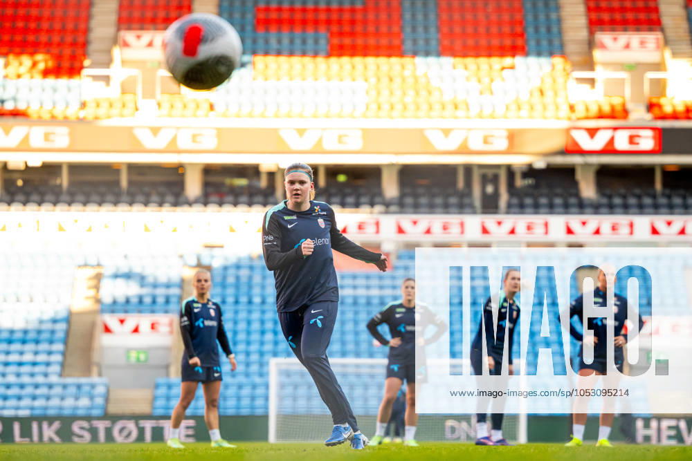 Signe Gaupset of the Norwegian women s national football team during a training session on October 28, 2024 in Oslo Photo Vegard Grott BILDBYRAN kod VG VG0682 bbeng fotboll football soccer fotball norge norway women dam uefa euro qualifier em kvalifisering kvinner em kvalik em kval träning practice training trening