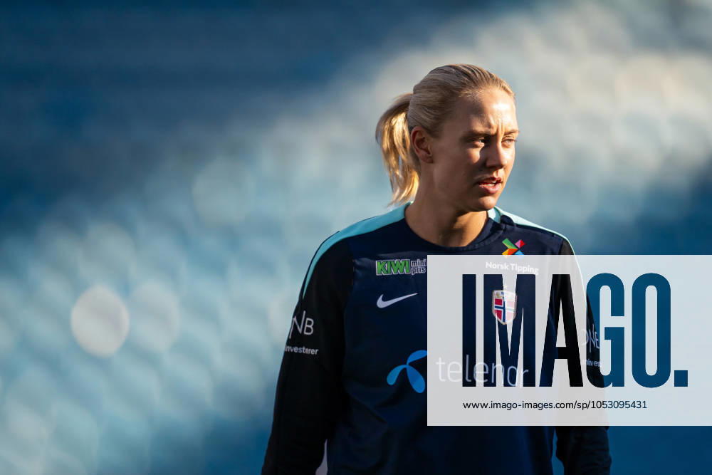 Lisa Naalsund of the Norwegian women s national football team during a training session on October 28, 2024 in Oslo Photo Vegard Grott BILDBYRAN kod VG VG0682 bbeng fotboll football soccer fotball norge norway women dam uefa euro qualifier em kvalifisering kvinner em kvalik em kval träning practice training trening