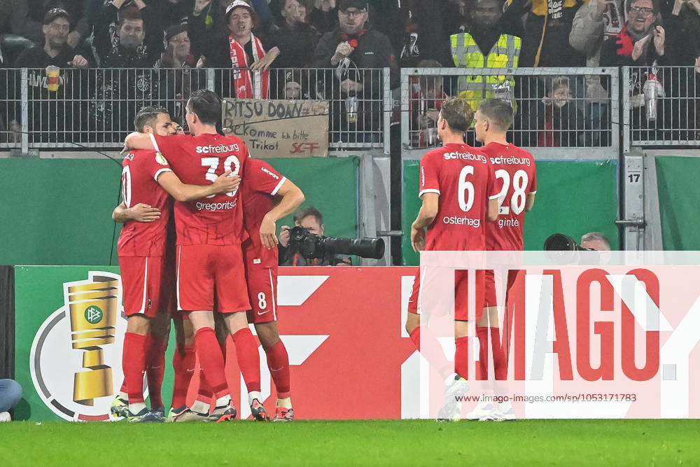 Celebration for the 2-0 goal by Vincenzo Grifo SC Freiburg, 32 from the penalty spot with Michael Gregoritsch SC Freiburg, 38 , Patrick Osterhage SC Freiburg, 06 , Matthias Ginter SC Freiburg, 28 and his teammates GER, SC Freiburg Hamburger SV, Football, DFB Pokal, 2nd round, 2024 2025 season, 30 10 2024 DFB REGULATIONS PROHIBIT ANY USE OF PHOTOGRAPHS AS IMAGE SEQUENCES AND OR QUASI VIDEO GER, SC Freiburg Hamburger SV, Football, DFB Pokal, 2nd round, 2024 2025 season, 30 10 2024 Freiburg