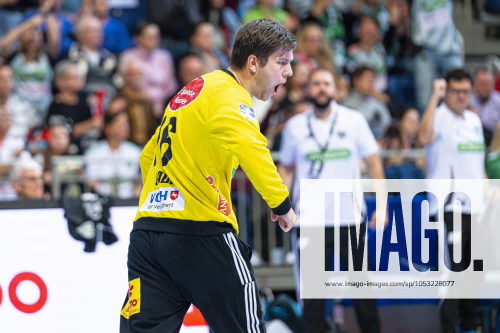 Simon Gade TSV Hannover Burgdorf, No. 16 v l , TSV Hannover Burgdorf red against TVB Stuttgart blue on matchday 9 of the 2024 2025 season in the DAIKIN Handball Bundesliga 31 10 2024, ZAG Arena Hannover, GER ,