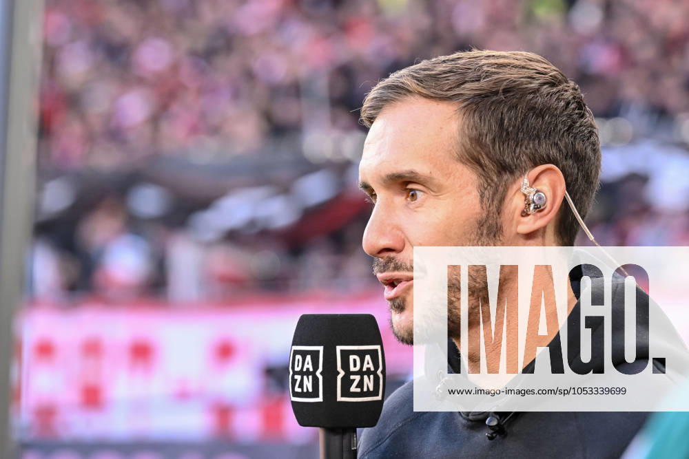 Coach Julian Schuster SC Freiburg Looks on during the Bundesliga match between SC Freiburg and 1 FSV Mainz 05, Europa Park Stadium on November 03, 2024 in Freiburg, Germany Photo by Harry Langer DeFodi Images Coach Julian Schuster SC Freiburg Looks on during the Bundesliga match between SC Freiburg and 1 FSV Mainz 05 at Europa Park Stadium on November 3, 2024 in Freiburg, Germany Photo by Harry Langer DeFodi Images DFL regulations prohibit any use of photographs as image sequences and or quasi video not used in POL SRB CRO FRA GBR NED ITA USA Defodi 541 SCFFSVV20241103 002 Defodi-541 not used in POL SRB CRO FRA GBR NED ITA USA DFL regulations prohibit any use of photographs as image sequences and or quasi-video.