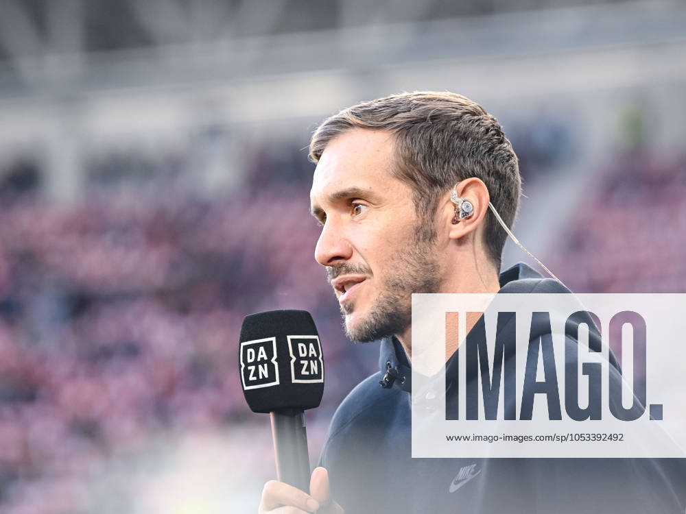 Coach Julian Schuster SC Freiburg Looks on during the Bundesliga match between SC Freiburg and 1 FSV Mainz 05, Europa Park Stadium on November 03, 2024 in Freiburg, Germany Photo by Harry Langer DeFodi Images Coach Julian Schuster SC Freiburg Looks on during the Bundesliga match between SC Freiburg and 1 FSV Mainz 05 at Europa Park Stadium on November 3, 2024 in Freiburg, Germany Photo by Harry Langer DeFodi Images DFL regulations prohibit any use of photographs as image sequences and or quasi video not used in POL SRB CRO FRA GBR NED ITA USA Defodi 541 SCFFSVV20241103 094 Defodi-541 not used in POL SRB CRO FRA GBR NED ITA USA DFL regulations prohibit any use of photographs as image sequences and or quasi-video.