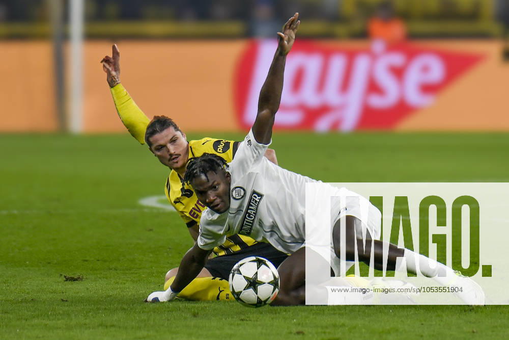V li in duel Marcel Sabitzer Dortmund 20 Seedy Jatta Graz 20 05 11 2024 Soccer, Champions League, Borussia Dortmund vs Sturm Graz, Signal Iduna Park, Dortmund, NRW Germany
