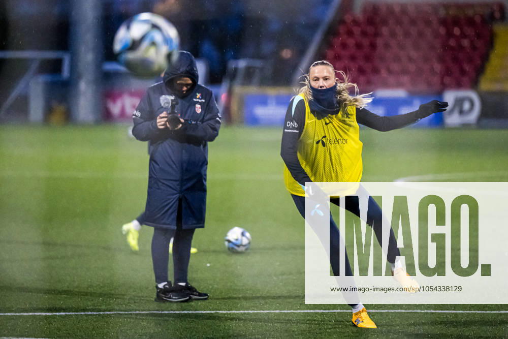Synne Jensen of the Norwegian women s national football team during a training session on November 28, 2024 in Larne Photo Marius Simensen BILDBYRAN COP 238 bbeng dam football fotball fotboll norge norway practice soccer training trening träning uefa women s euro qualifier