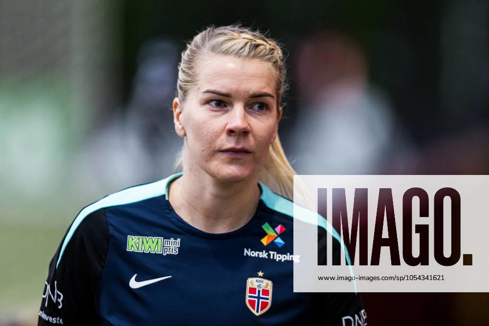 Ada Hegerberg of the Norwegian women s national football team during a training session on November 28, 2024 in Larne Photo Marius Simensen BILDBYRAN COP 238 bbeng dam football fotball fotboll norge norway practice soccer training trening träning uefa women s euro qualifier