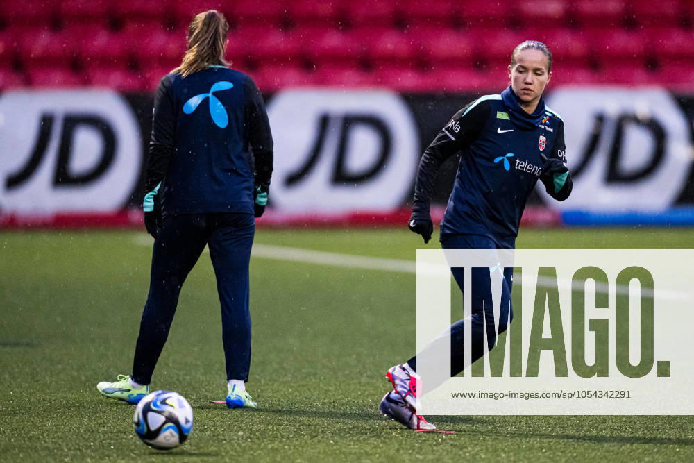 Guro Reiten of the Norwegian women s national football team during a training session on November 28, 2024 in Larne Photo Marius Simensen BILDBYRAN COP 238 bbeng dam football fotball fotboll norge norway practice soccer training trening träning uefa women s euro qualifier