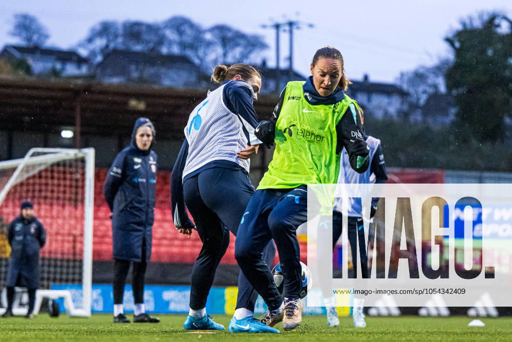 Marit Bratberg Lund of the Norwegian women s national football team during a training session on November 28, 2024 in Larne Photo Marius Simensen BILDBYRAN COP 238 bbeng dam football fotball fotboll norge norway practice soccer training trening träning uefa women s euro qualifier