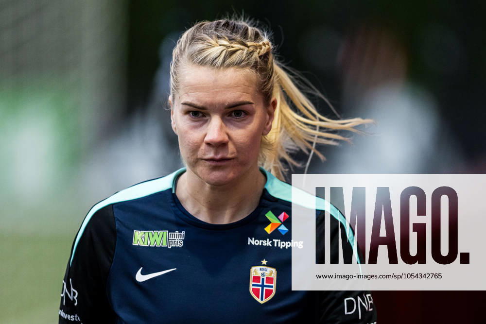 Ada Hegerberg of the Norwegian women s national football team during a training session on November 28, 2024 in Larne Photo Marius Simensen BILDBYRAN COP 238 bbeng dam football fotball fotboll norge norway practice soccer training trening träning uefa women s euro qualifier