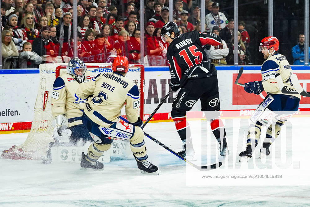 Ice Hockey Penny DEL 22 Matchday Kölner Haie Schwenninger Wild Wings on 01 12 2024 at the Lanxess Arena in Cologne f l n r , Joacim Eriksson Schwenningen , Daryl Boyle Schwenningen , Louis Marc Aubry Köln , Jordan Murray Schwenningen According to the regulations of the DEL German Ice Hockey League, the publication and further use of the recordings in electronic media and end devices of all kinds during the ongoing game is not permitted