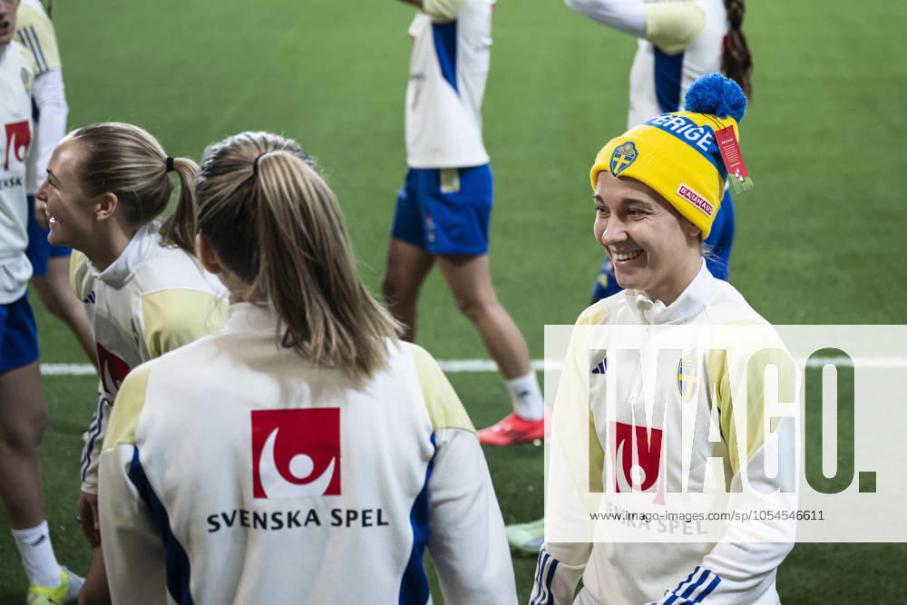 Julia Zigiotti Olme of the Swedish women s national football team during a training session on December 2, 2024 in Stockholm Photo Maxim ThorÃ BILDBYRAN code MT MT0701 fotboll football soccer fotball em kval kval uefa womens euro qualifier qualifier träning practice training sverige sweden dam bbeng