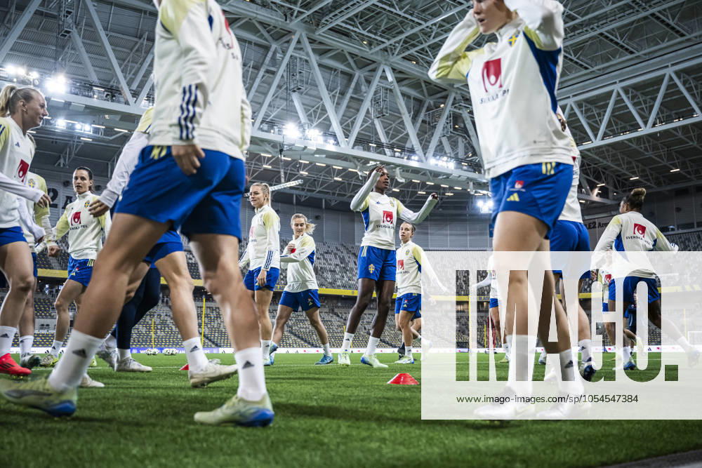 Evelyn Ijeh of the Swedish women s national football team during a training session on December 2, 2024 in Stockholm Photo Maxim Thorà BILDBYRAN code MT MT0701 fotboll football soccer fotball em kval kval uefa womens euro qualifier qualifier träning practice training sverige sweden dam bbeng