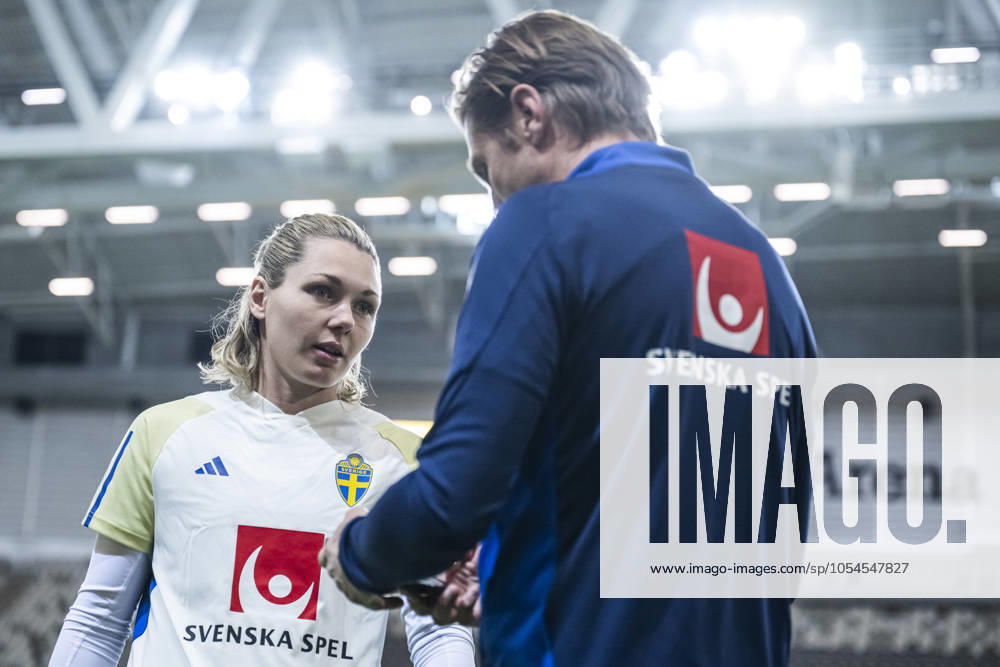 Goalkeeper Jennifer Falk of the Swedish women s national football team during a training session on December 2, 2024 in Stockholm Photo Maxim ThorÃ BILDBYRAN code MT MT0701 fotboll football soccer fotball em kval kval uefa womens euro qualifier qualifier träning practice training sverige sweden dam bbeng