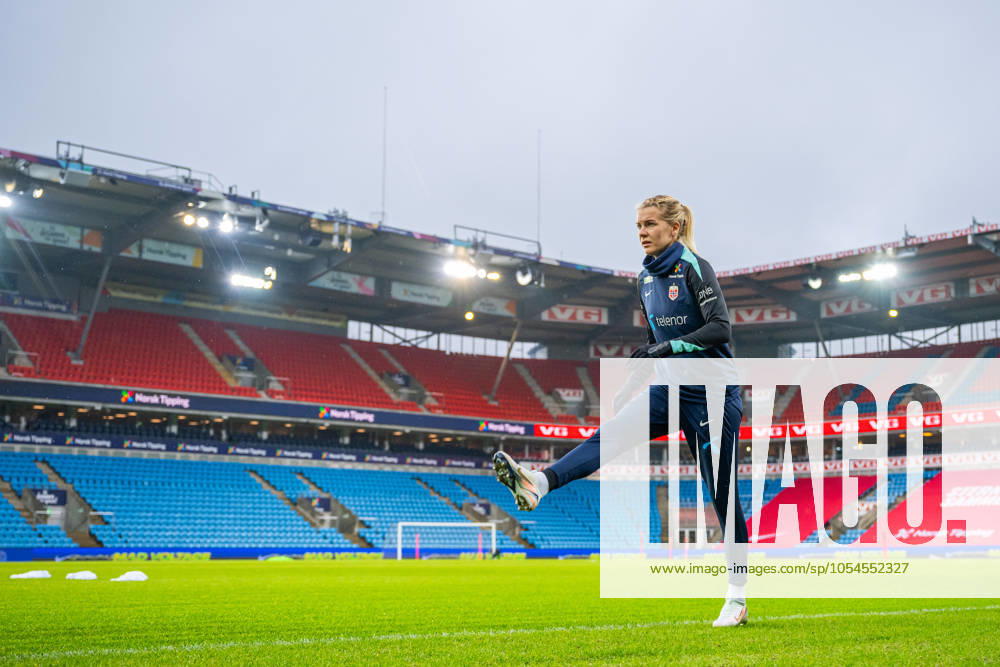Ada Hegerberg of the Norwegian women s national football team during a training session on December 2, 2024 in Oslo Photo Vegard Grott BILDBYRAN kod VG VG0699 bbeng fotboll football soccer fotball norge norway women dam uefa euro qualifier em kvalifisering kvinner em kvalik em kval träning practice training trening