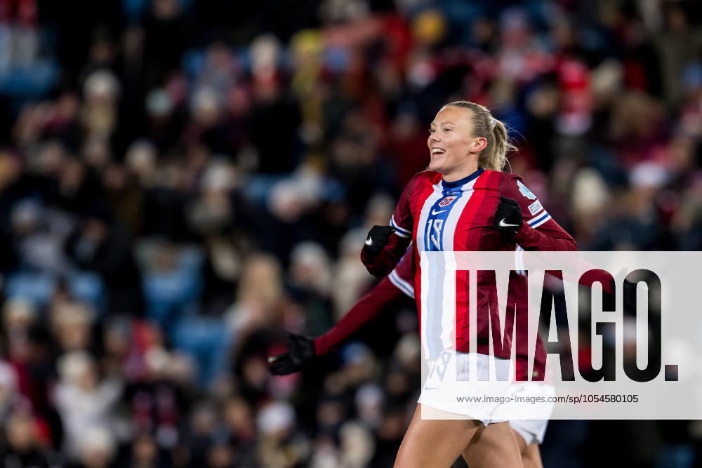 Synne Sofie Kinden Jensen of Norway celebrates scoring the 3 0 goal during the UEFA Women s Euro Qualifier second round play off football match between Norway and Northern Ireland on December 3, 2024 in Oslo Photo Vegard Grott BILDBYRAN kod VG VG0702 bbeng fotboll football soccer uefa euro qualifier em kvalifisering kvinner em kvalik em kval landskamp norge norway play off nordirland northern ireland nord irland jubel
