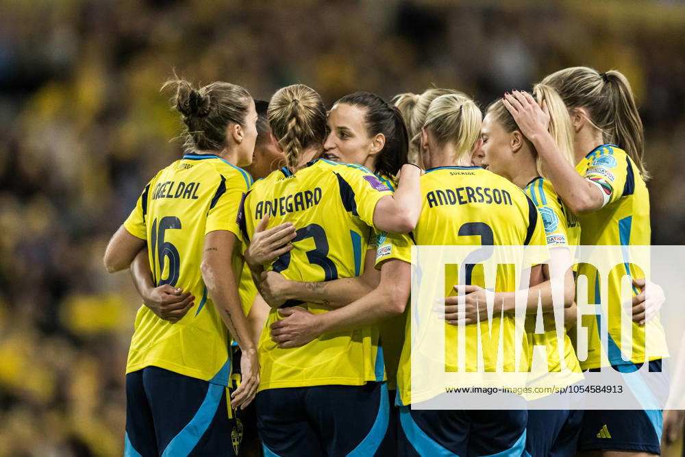 Anna Anvegard and Nathalie Björn of Sweden celebrate after the 6 0 goal during the UEFA Women s Euro Qualifier play off football match between Sweden and Serbia on December 3, 2024 in Stockholm Photo Joel Marklund BILDBYRAN kod JM JM0616 bbeng fotboll football soccer fotball em kval kval uefa womens euro qualifier play off sverige sweden serbien serbia dam jubel