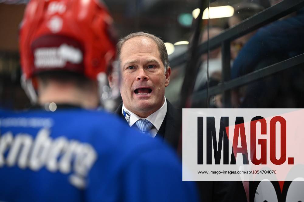 Steve Walker Schwenninger Wild Wings Head Coach Schwenninger Wild Wings vs ERC Ingolstadt, Ice Hockey, DEL, Matchday 23, Season 2024 2025, 05 12 2024 Schwenninger Wild Wings vs ERC Ingolstadt, Ice Hockey, DEL, Penny DEL, Matchday 23, Season 2024 2025, 05 12 2024 Schwenningen