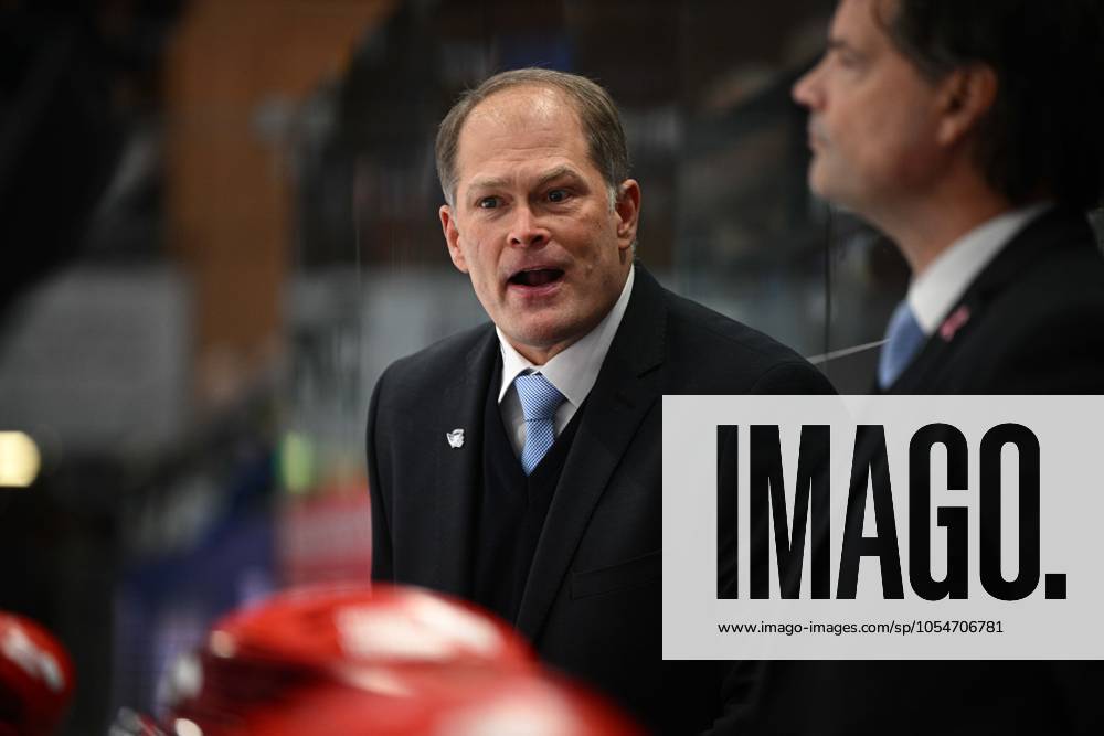 Steve Walker Schwenninger Wild Wings Head Coach Schwenninger Wild Wings vs ERC Ingolstadt, Ice Hockey, DEL, Matchday 23, Season 2024 2025, 05 12 2024 Schwenninger Wild Wings vs ERC Ingolstadt, Ice Hockey, DEL, Penny DEL, Matchday 23, Season 2024 2025, 05 12 2024 Schwenningen