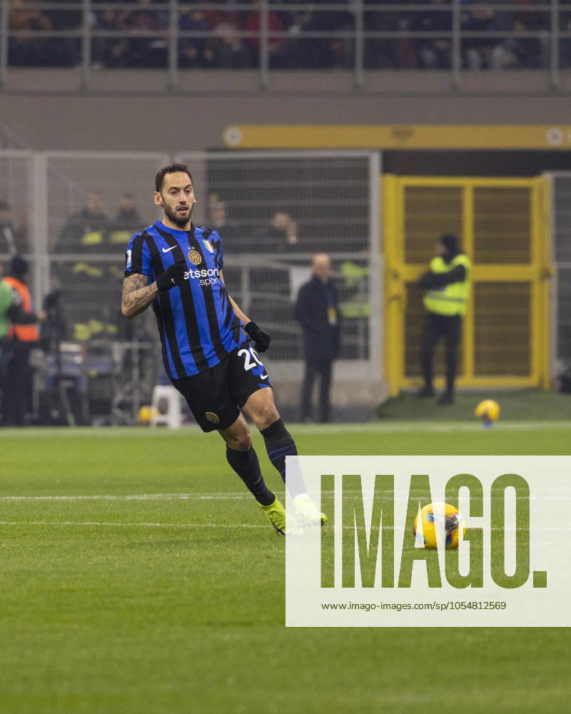 FC Internazionale V Parma Calcio - Serie A Hakan Calhanoglu plays during the Serie A match between FC Internazionale and Parma Calcio at Stadio Giuseppe Meazza in Milano, Italy, on December 6, 2024. Milano Milano Italy