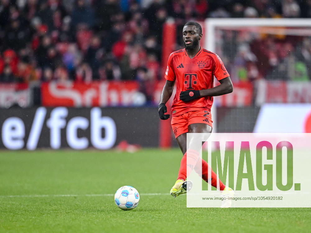 Dayot Upamecano FC Bayern Muenchen in action, on the ball, individual action during the Bundesliga 1 match between FC Bayern München and 1 FC Heidenheim 1846, Allianz Arena on December 07, 2024 in Munich, Germany Photo by Harry Langer DeFodi Images Dayot Upamecano FC Bayern Muenchen controls the Ball during the Bundesliga match between FC Bayern München and 1 FC Heidenheim 1846 at Allianz Arena on December 7, 2024 in Munich, Germany Photo by Harry Langer DeFodi Images DFL regulations prohibit any use of photographs as image sequences and or quasi video Defodi 541 FCBFCH20241207 221 Defodi-541 DFL regulations prohibit any use of photographs as image sequences and or quasi-video.