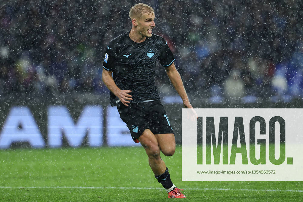 Gustav Isaksen of SS Lazio celebrates after scoring the goal of 0-1 during the Serie A football match between SSC Napoli and SS Lazio at Diego Armando Maradona stadium in Napoli (Italy), December 8, 2024. cesarexpurini