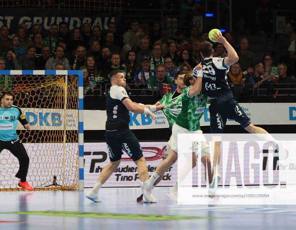 GER HBL season 2024 2025 FÜCHSE Berlin vs TBV Lemgo Lippe, 12 12 24, Max Schmeling Halle, Berlin, Dejan MILOSAVLJEV Füchse Berlin 96 , Mijajlo MARSENIC Füchse Berlin 93 , Max DARJ Füchse Berlin 5 , Hendrik WAGNER TBV Lemgo Lippe 28