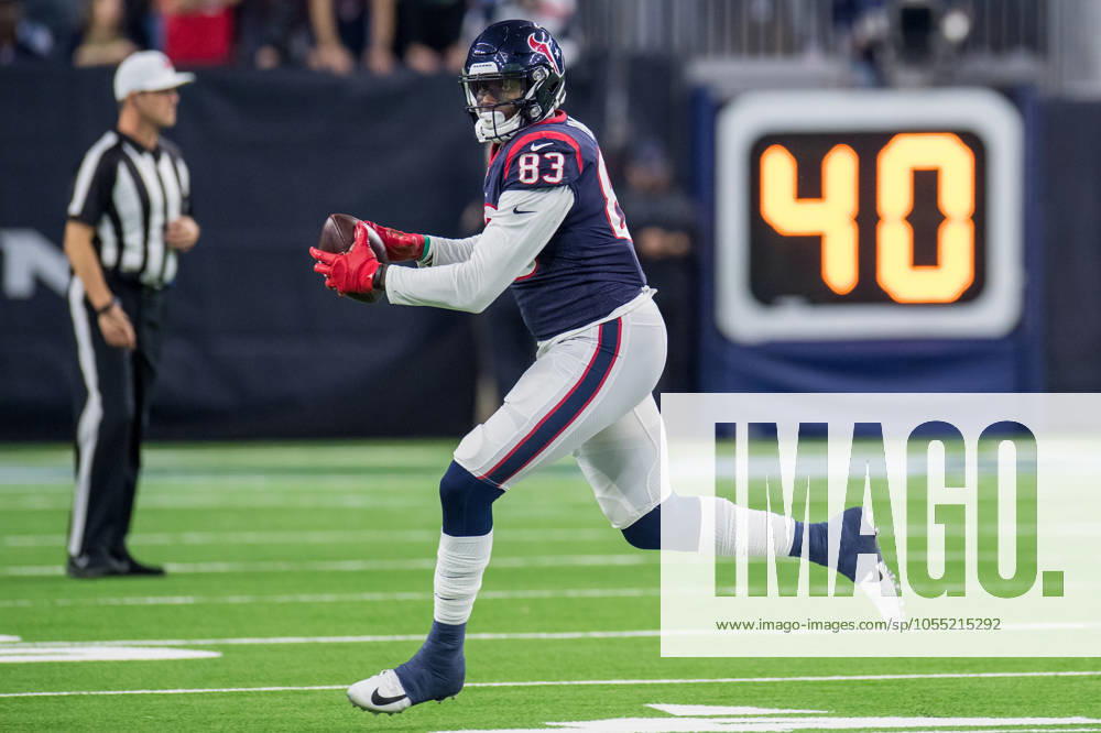 NFL, American Football Herren, USA 2018: Titans vs Texans NOV 26 November 26, 2018: Houston Texans tight end Jordan Thomas (83) makes a catch during the 4th quarter of an NFL football game between the Tennessee Titans and the Houston Texans at NRG Stadium in Houston, TX. The Texans won the game 34 to 17...Trask Smith CSM Houston TX U.S.