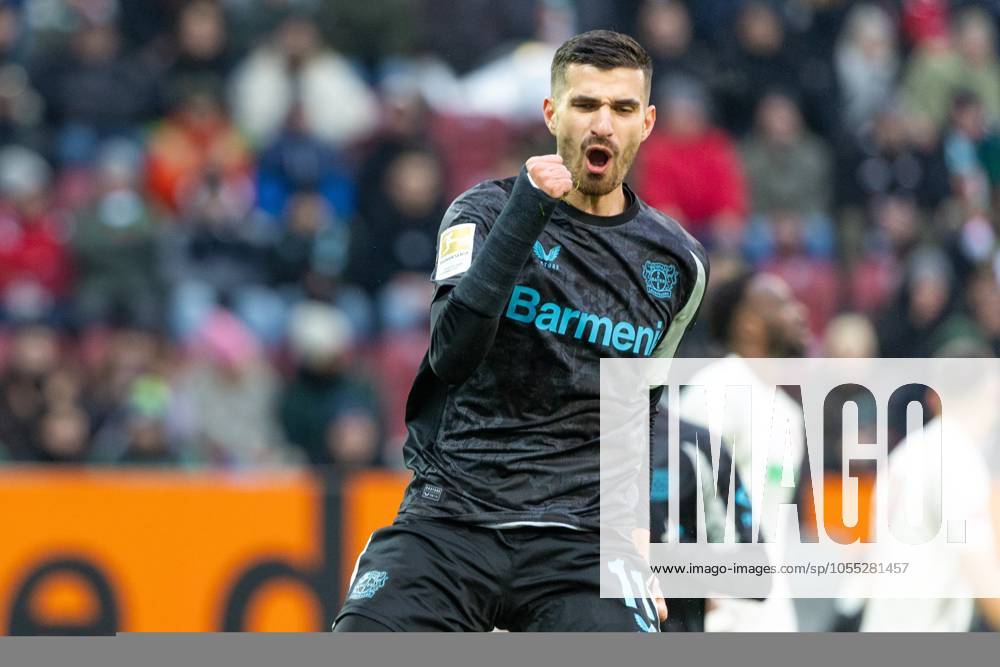 Goal celebration, cheers after his goal to 0 1 by Martin Terrier Bayer 04 Leverkusen , FC Augsburg vs Bayer 04 Leverkusen, Football, 1 Bundesliga, 14 Matchday, 14 12 2024 DFB regulations prohibit any use of photographs as image sequences and or quasi video Augsburg Bayern Germany