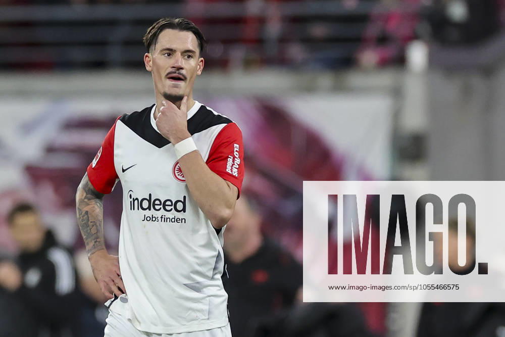 Robin Koch Eintracht Frankfurt looks dejected, Bundesliga, RB Leipzig v Eintracht Frankfurt, Red Bull Arena, December 15, 2024 in Leipzig, Germany Photo by Marco Steinbrenner DeFodi Images Robin Koch Eintracht Frankfurt looks dejected, Bundesliga, RB Leipzig v Eintracht Frankfurt, Red Bull Arena, December 15, 2024 in Leipzig, Germany Photo by Marco Steinbrenner DeFodi Images DFL regulations prohibit any use of photographs as image sequences and or quasi video Defodi 700 leipzig frank 20241215 162 Defodi-700 DFL regulations prohibit any use of photographs as image sequences and or quasi-video.