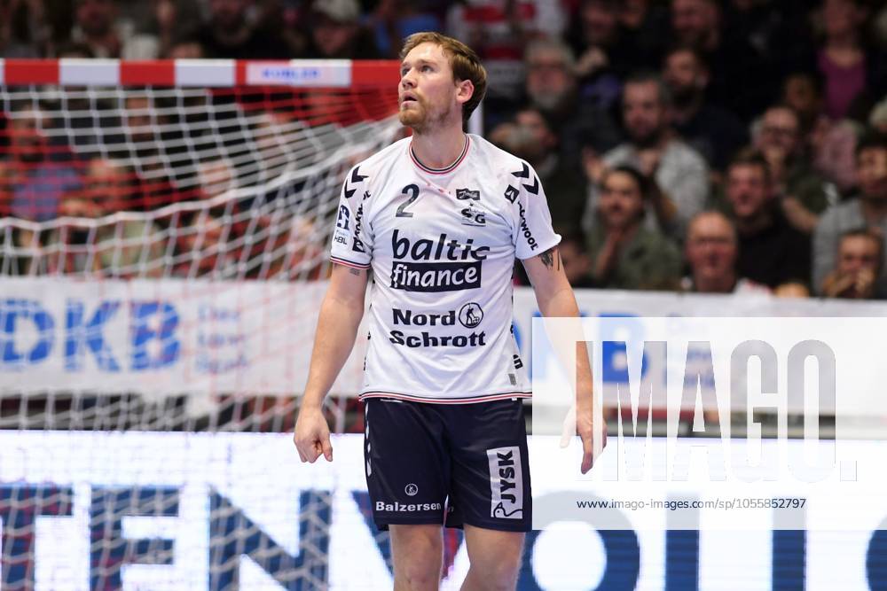 Simon Pytlick SG Flensburg Handewitt, 2 disappointed, frustrated, emotion looks at the scoreboard , GER, MT Melsungen SG Flensburg Handewitt, Handball, DHB Pokal, Quarter-final, Season 2024 2025, 19 12 2024, GER, MT Melsungen SG Flensburg Handewitt, Handball, DHB Pokal, Quarter-final, Season 2024 2025, 19 12 2024 Kassel