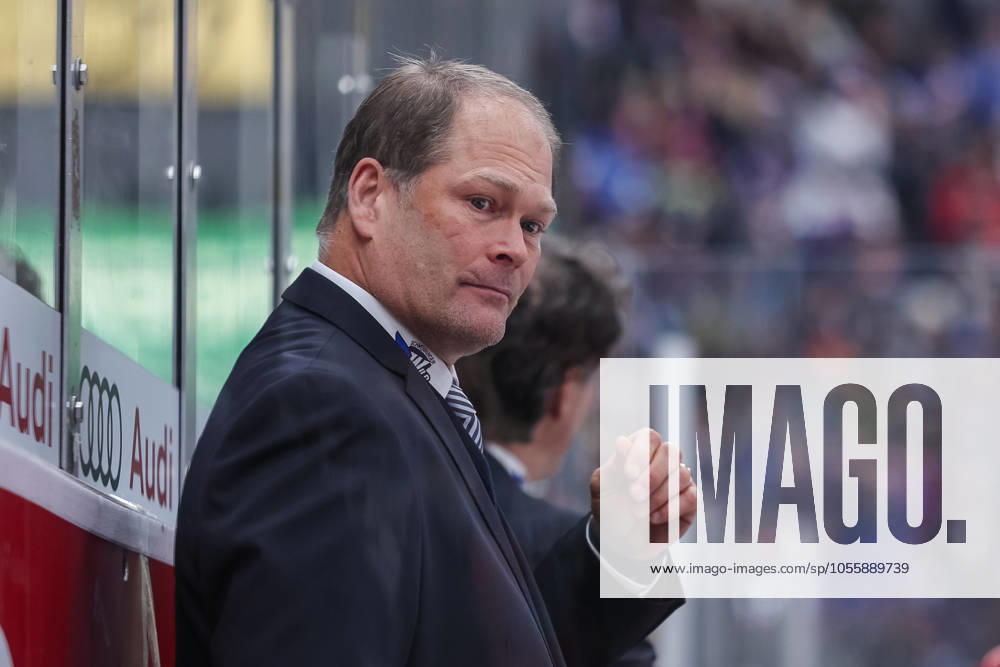 Steve Walker Schwenninger Wild Wings, Head Coach , GER, ERC Ingolstadt vs Schwenninger Wild Wings, Ice Hockey, Penny DEL, Matchday 28, Season 2024 2025, 20 12 2024, GER, ERC Ingolstadt vs Schwenninger Wild Wings, Ice Hockey, Penny DEL, Matchday 28, Season 2024 2025, 20 12 2024 Ingolstadt