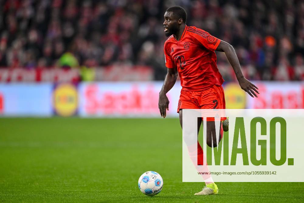 Dayot Upamecano FC Bayern Muenchen in action, on the ball, individual action during the Bundesliga 1 match between FC Bayern München and RB Leipzig, Allianz Arena on December 20, 2024 in Munich, Germany Germany Photo by Harry Langer DeFodi Images Dayot Upamecano FC Bayern Muenchen controls the Ball during the Bundesliga match between FC Bayern München and RB Leipzig at Allianz Arena on December 20, 2024 in Munich, Germany Photo by Harry Langer DeFodi Images DFL regulations prohibit any use of photographs as image sequences and or quasi video Defodi 541 FCBRBL20241220 170 Defodi-541 DFL regulations prohibit any use of photographs as image sequences and or quasi-video.