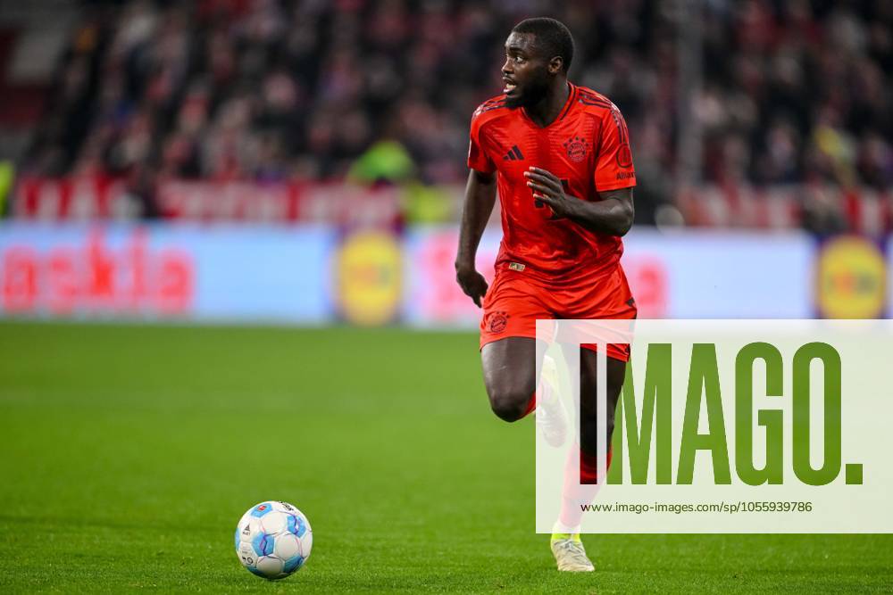 Dayot Upamecano FC Bayern Muenchen in action, on the ball, individual action during the Bundesliga 1 match between FC Bayern München and RB Leipzig, Allianz Arena on December 20, 2024 in Munich, Germany Germany Photo by Harry Langer DeFodi Images Dayot Upamecano FC Bayern Muenchen controls the Ball during the Bundesliga match between FC Bayern München and RB Leipzig at Allianz Arena on December 20, 2024 in Munich, Germany Photo by Harry Langer DeFodi Images DFL regulations prohibit any use of photographs as image sequences and or quasi video Defodi 541 FCBRBL20241220 171 Defodi-541 DFL regulations prohibit any use of photographs as image sequences and or quasi-video.