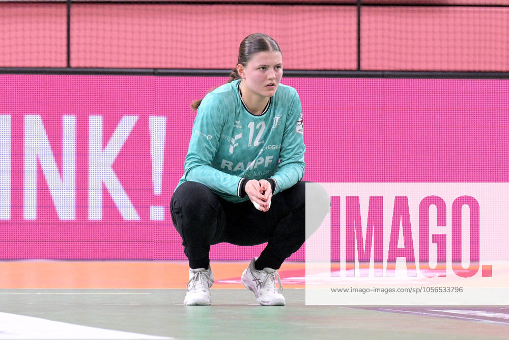 Marie Kristin Weiss TusSies Metzingen, 12 in goal TusSies Metzingen vs HB Ludwigsburg, handball, HBF, 9 league matchday, 2024 2025 season, 27 12 2024 TusSies Metzingen vs HB Ludwigsburg, handball, HBF, 9 league matchday, 2024 2025 season, 27 12 2024 Tuebingen