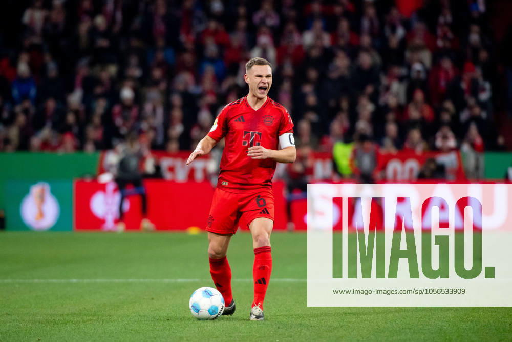 Joshua Kimmich FC Bayern Muenchen, 06 gestures at the ball, GER, FC Bayern Muenchen FCB vs Bayer 04 Leverkusen B04 , Football DFB Pokal, Round of 16, Season 2024 2025, 03 12 2024 DFB regulations prohibit any use of photographs as image sequences and or quasi video GER, FC Bayern Muenchen FCB vs Bayer 04 Leverkusen B04 , Football DFB Pokal, Round of 16, Season 2024 2025, 03 12 2024 Muenchen