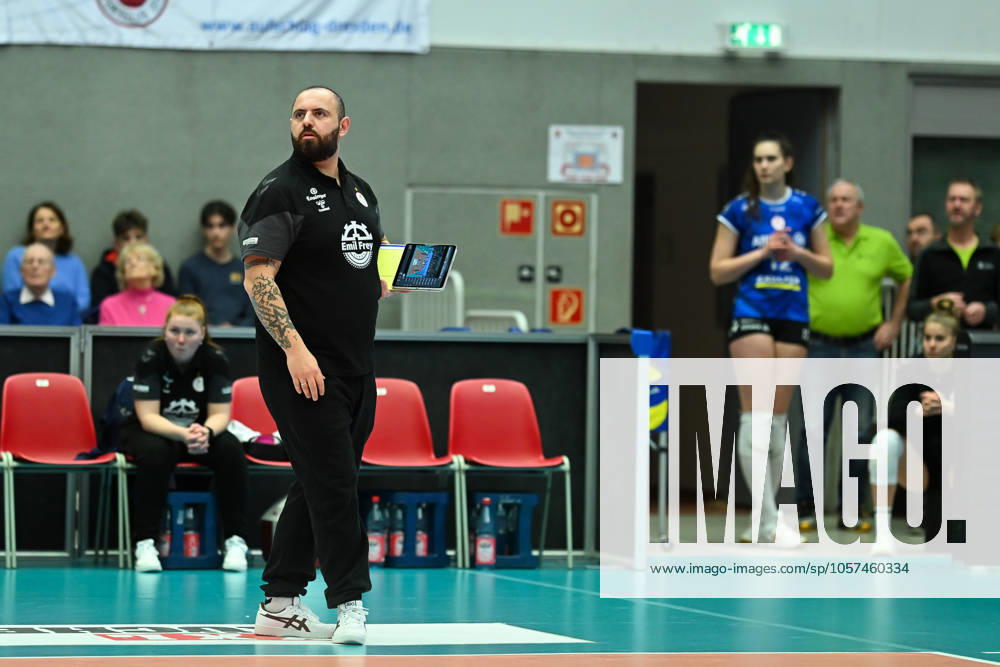 Konstantin Bitter Head Coach Allianz MTV Stuttgart Dresdner SC vs Allianz MTV Stuttgart, 1 Volleyball Bundesliga Women, Season 2024 2025, 11 01 2025 Dresdner SC vs Allianz MTV Stuttgart, 1 Volleyball Bundesliga Women, Season 2024 2025, 11 01 2025 Dresden
