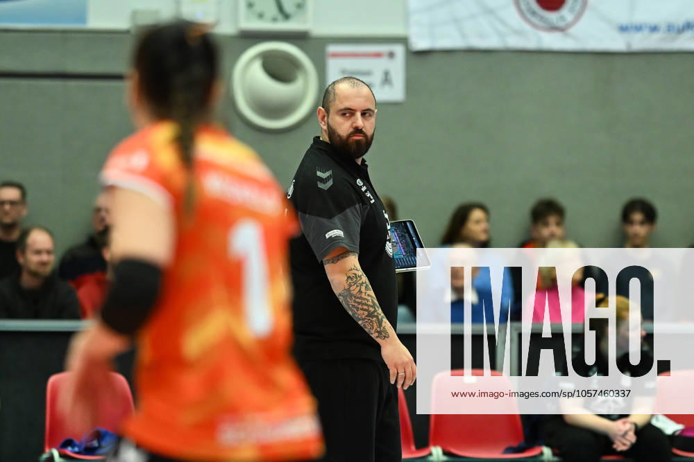 Konstantin Bitter Head Coach Allianz MTV Stuttgart Dresdner SC vs Allianz MTV Stuttgart, 1 Volleyball Bundesliga Women, Season 2024 2025, 11 01 2025 Dresdner SC vs Allianz MTV Stuttgart, 1 Volleyball Bundesliga Women, Season 2024 2025, 11 01 2025 Dresden