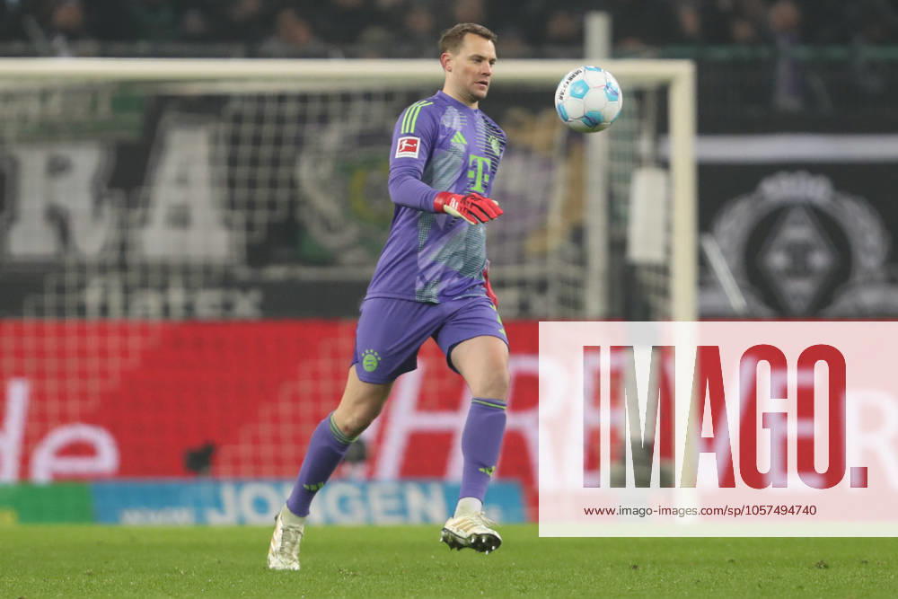Goalkeeper Manuel Neuer FC Bayern Munich in action, on the ball, individual action during the Bundesliga 1 match between Borussia Mönchengladbach and FC Bayern Munich at Stadium in Borussia Park on January 11, 2025 in Mönchengladbach, Germany Photo by Oliver Kaelke DeFodi Images Goalkeeper Manuel Neuer FC Bayern München controls the ball during the Bundesliga match between Borussia Mönchengladbach and FC Bayern München at Stadium in Borussia Park on January 11, 2025 in Mönchengladbach, Germany Photo by Oliver Kaelke DeFodi Images DFL regulations prohibit any use of photographs as image sequences and or quasi video Photo by Oliver Kaelke DeFodi Images Defodi 678 2025 01 11 OK BMGFCB 1486 Defodi-678 DFL regulations prohibit any use of photographs as image sequences and or quasi-video.