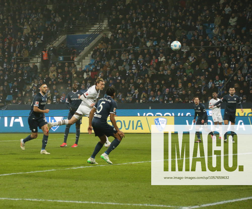 Soccer 1 Bundesliga, VfL Bochum FC St Pauli, v l Jackson Irvine FC St Pauli , Bernado Fernandes da Silva VfL Bochum Bochum
