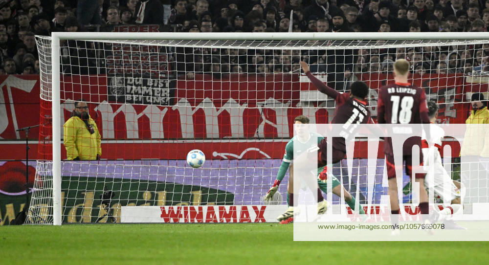 Penalty area scene, goal area scene Goal shot Action Goal chance Lois Openda RasenBallsport RB Leipzig RBL 11 against goalkeeper Alexander Nuebel VfB Stuttgart 33 VfB Stuttgart vs RB Leipzig RBL 15 01 2025 DFL REGULATIONS PROHIBIT ANY USE OF PHOTOGRAPHS AS IMAGE SEQUENCES AND OR QUASI VIDEO VfB Stuttgart vs RB Leipzig RBL