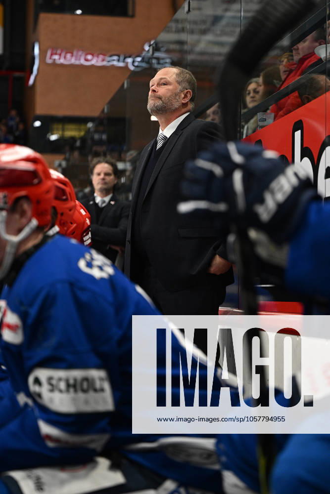 Steve Walker Schwenninger Wild Wings Head Coach Schwenninger Wild Wings vs Koelner Haie Ice Hockey, DEL, 37 Matchday, Season 2024 2025, 17 01 2025 Schwenninger Wild Wings vs Koelner Haie, Ice Hockey, DEL, Penny DEL, 37 Matchday, Season 2024 2025, 17 01 2025 Schwenningen
