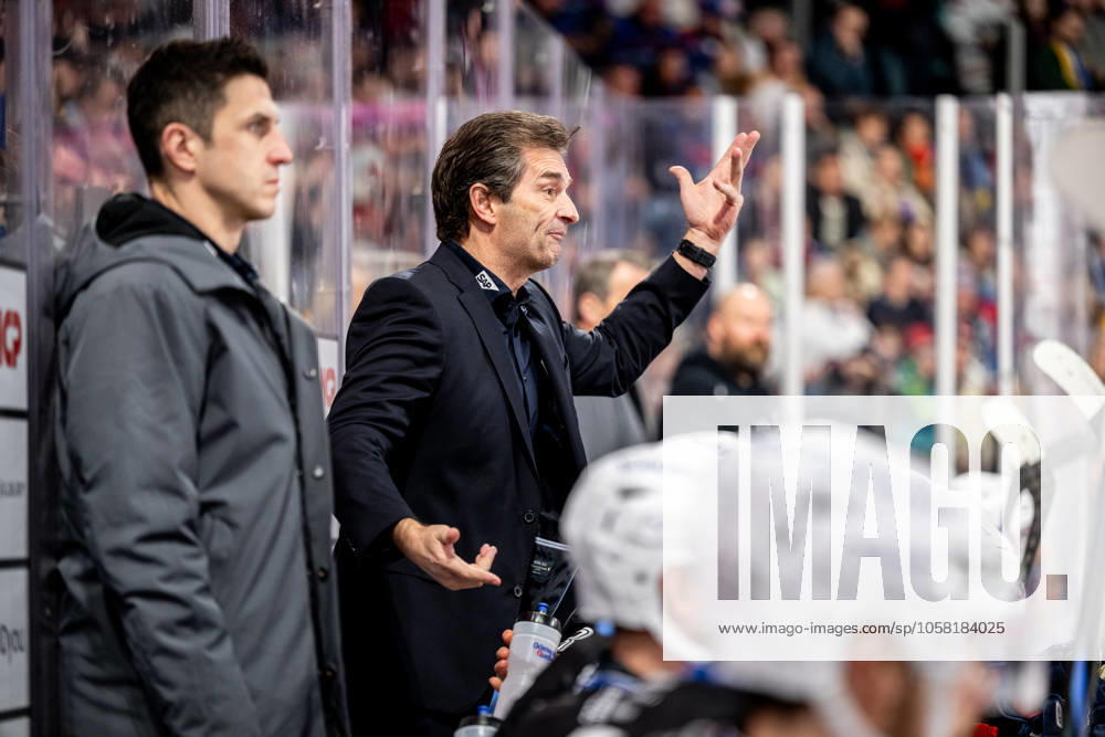 Dallas Eakins Trainer, Coach, Headcoach, Adler Mannheim , Nuernberg Ice Tigers vs Adler Mannheim, Eishockey, Penny DEL, 40 Spieltag, 26 01 2025, Nuernberg Ice Tigers vs Adler Mannheim, Eishockey, Penny DEL, 40 Spieltag
