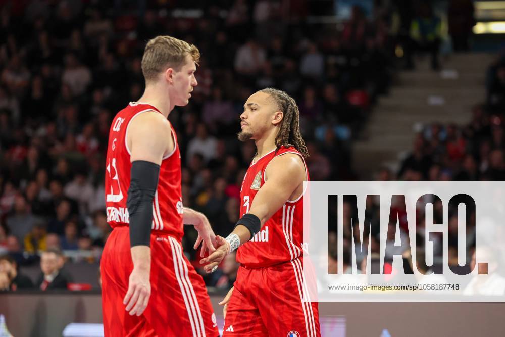 Andreas Obst 13 (FC Bayern Basketball), Carsen Edwards 3 (FC Bayern Basketball), FC Bayern Basketball vs. Bamberg Baskets, Basketball, BBL, 18. Spieltag, 26.01.2025 Muenchen Bayern Deutschland