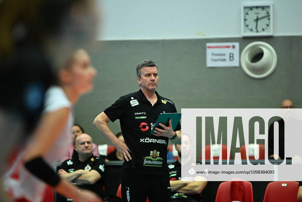 Alexander Waibl Head Coach Dresdner SC Dresdner SC vs Schwarz Weiss Erfurt, 1 Volleyball Bundesliga Women, Season 2024 2025, 01 02 2025 Dresdner SC vs Schwarz Weiss Erfurt, 1 Volleyball Bundesliga Women, Season 2024 2025, 01 02 2025 Dresden