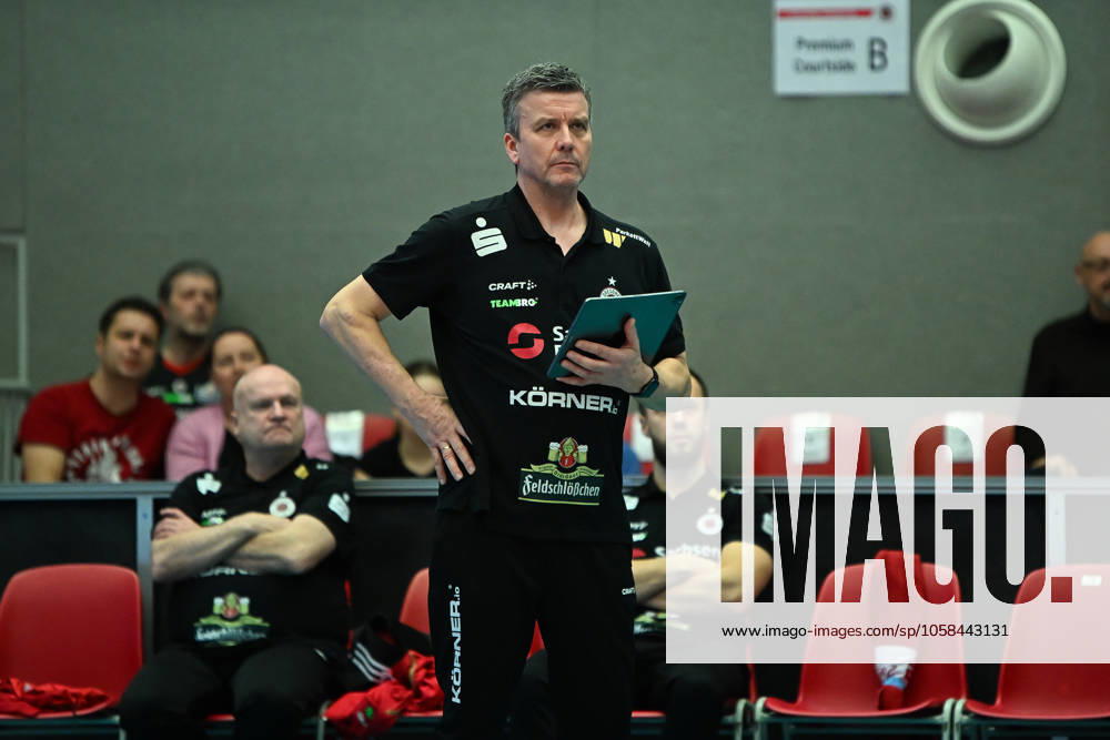 Alexander Waibl Head Coach Dresdner SC Dresdner SC vs Schwarz Weiss Erfurt, 1 Volleyball Bundesliga Women, Season 2024 2025, 01 02 2025 Dresdner SC vs Schwarz Weiss Erfurt, 1 Volleyball Bundesliga Women, Season 2024 2025, 01 02 2025 Dresden