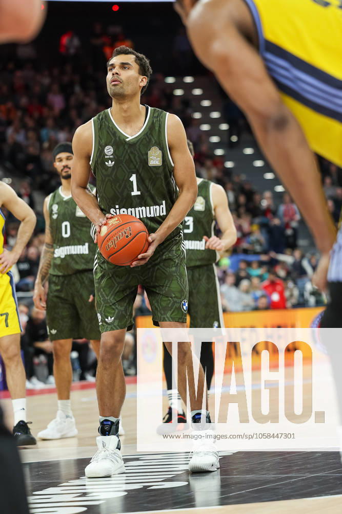 Oscar da Silva FC Bayern Basketball, 01 at free throw, GER, FC Bayern Muenchen vs Alba Berlin, Basketball, easycredit Basketball Bundesliga, BBL, Matchday 19, Season 2024 2025, 02 02 2025, GER, FC Bayern Muenchen vs Alba Berlin, Basketball, easycredit Basketball Bundesliga, BBL, Matchday 19, Season 2024 2025, 02 02 2025 Muenchen